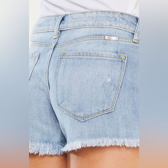 KANCAN Gizelle Mid Rise Boyfriend Shorts Frayed Light Wash destroyed Modern (27) - Picture 3 of 6